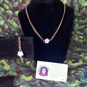 White Clover Pendant Necklace and Bracelet Set